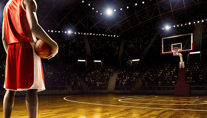 Imagen de un jugador ante una canasta de baloncesto