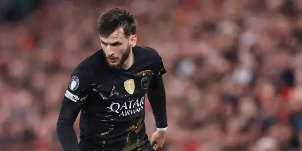 Khvicha Kvaratskhelia Pronóstico Bayern - PSG